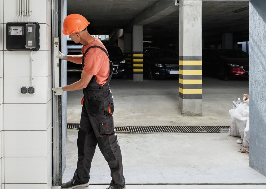 Garage-door work by Universal Garage Door Repair in Houston, TX