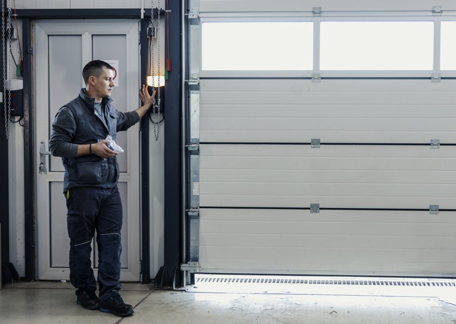 Garage-door work by Eagle Garage Door Repair in Palm Springs, CA