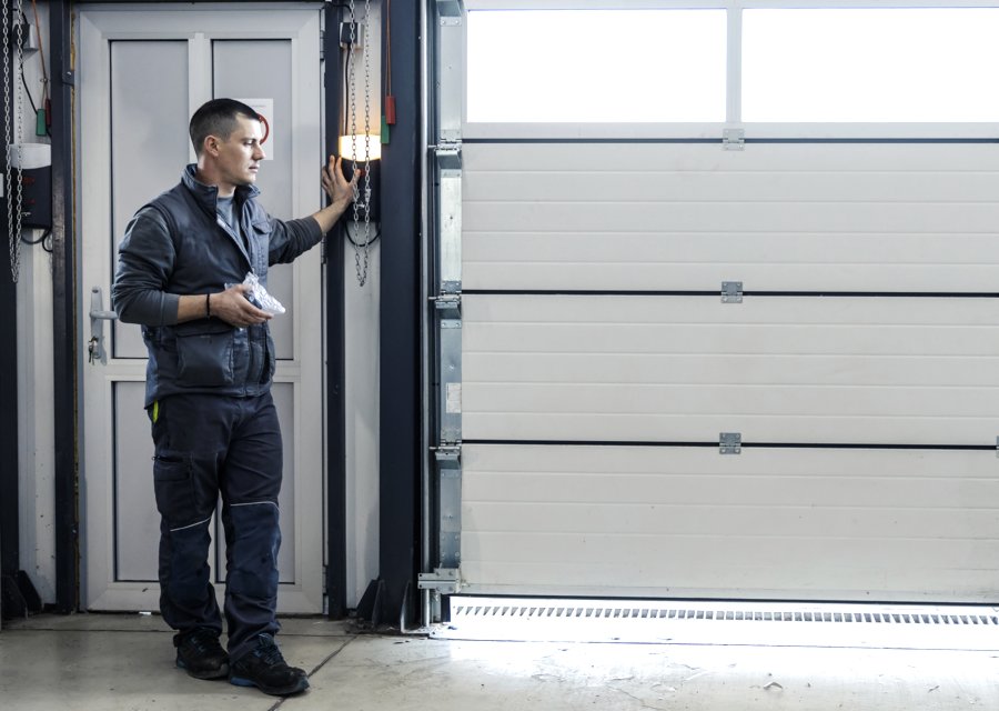Garage-door work by Star Garage Door's Repair in Long Beach, CA