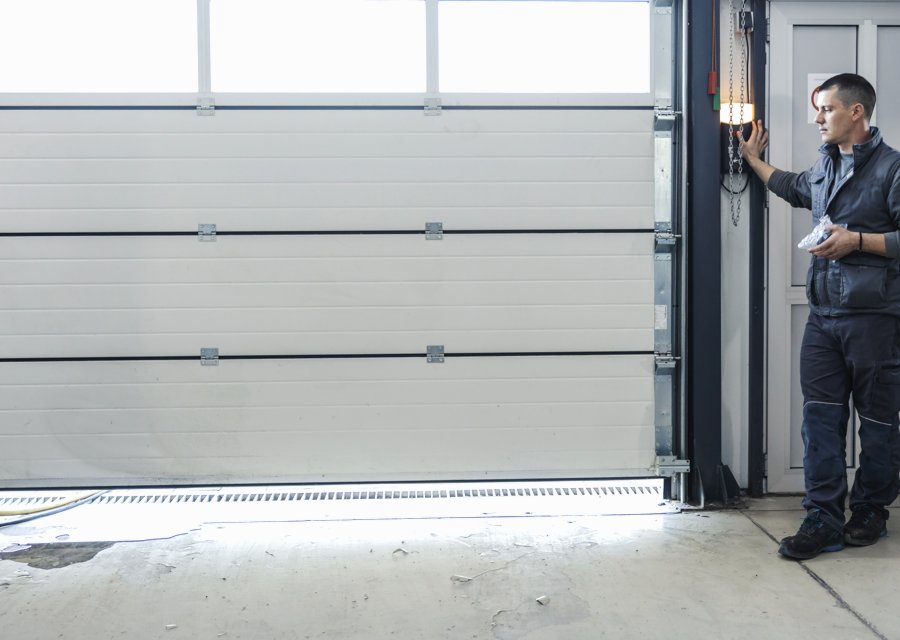 Garage-door work by Prime Time Garage Doors in Independence, MO