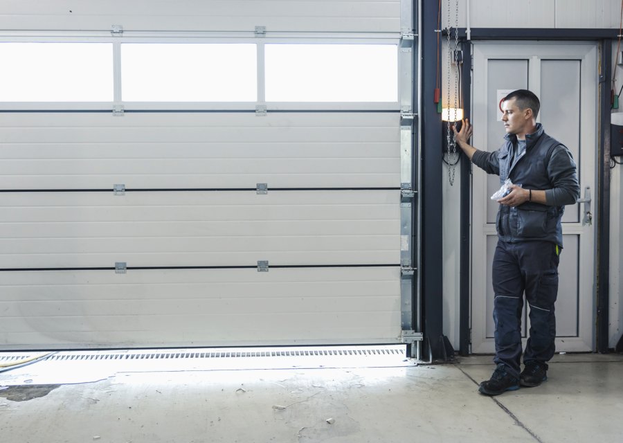 Garage-door work by National garage door repair in Alexandria, VA