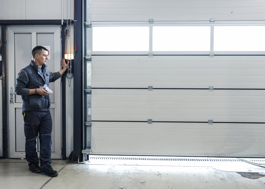 Garage-door work by Tony's Garage Doors in Los Angeles, CA