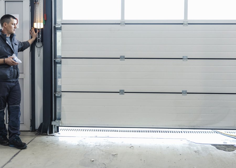 Garage-door work by Local Pros Garage Door Repair in Santa Ana, CA