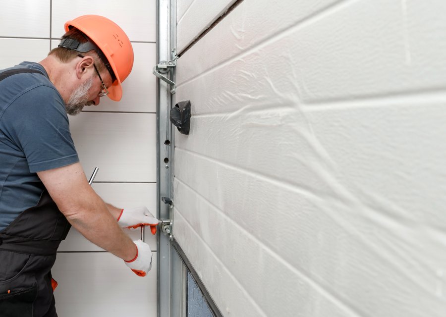 Garage-door work by Prime Time Garage Doors in Independence, MO