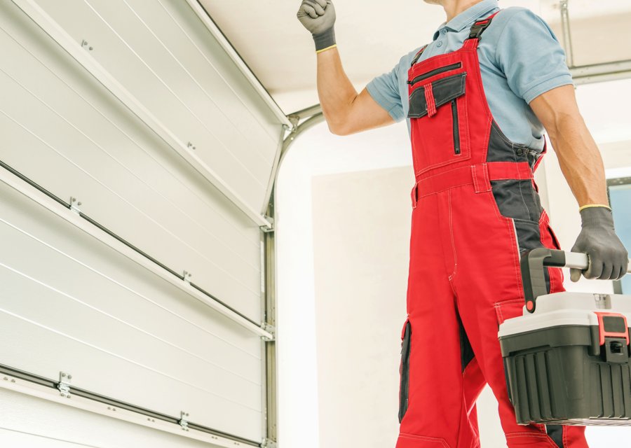 Garage-door work by Laramie Garage Doors in Plantation, FL