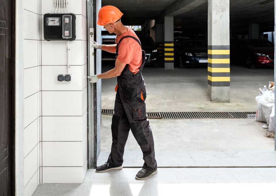 Garage-door work by Randolph Garage Doors & Gates in Maplewood, MO