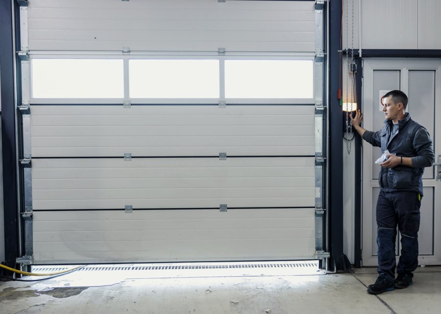 Garage-door work by CW Garage Doors in Jacksonville, FL