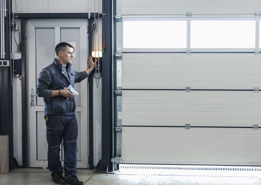 Garage-door work by Automatic Garage Door Inc. in Eatonville, FL
